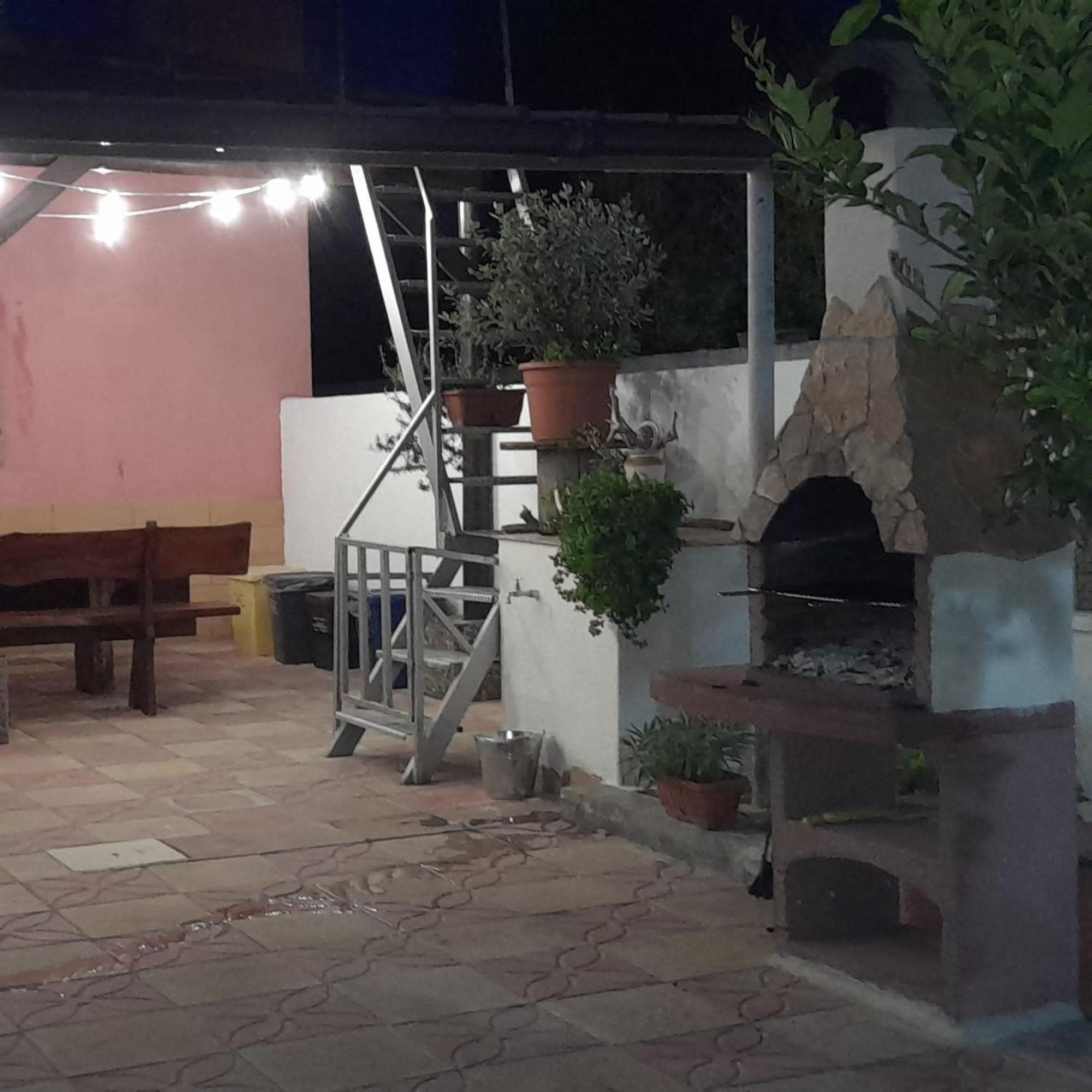 فيلا Villino Il Melograno توري سبيشيا روجيري المظهر الخارجي الصورة